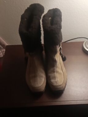 The North Face Women's Tan Brown Winter Boots with Faux-Fur Cuff
